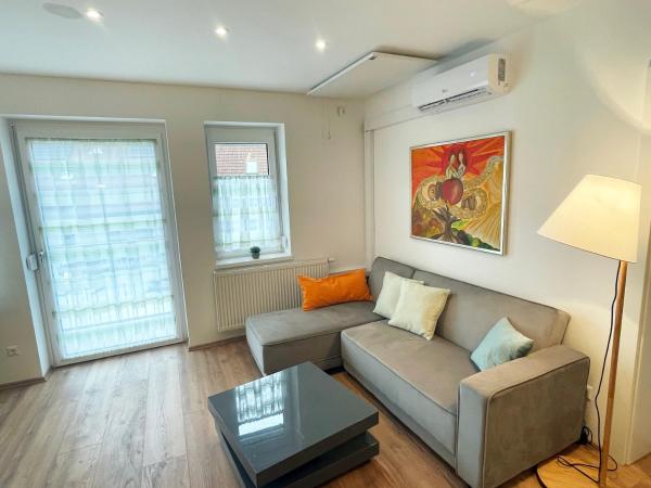 På billedet ses objektet Apartment Weinstraße beliggende i byen Lobming.