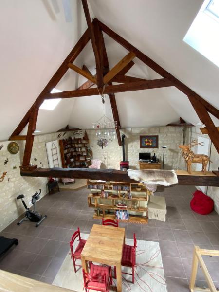 A la foto es mostra l'objecte maison au calme avec piscine chauffée situat a la ciutat de Acy.