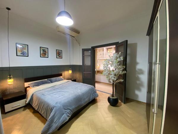 Auf dem Foto ist das Objekt Two Bedroom apartment Downtown Cairo in der Stadt Kairo zu sehen.