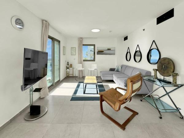 Kuvassa näkyy kohde Beachfront Blue Laguna Stay, joka sijaitsee kaupungissa Herzliya B.