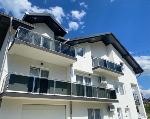 På bildet vises objektet Apartman Rawda 2 som ligger i byen Jajce.