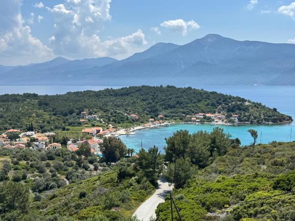 En la foto se muestra el objeto Endless Blue ubicado en la ciudad de Samos.