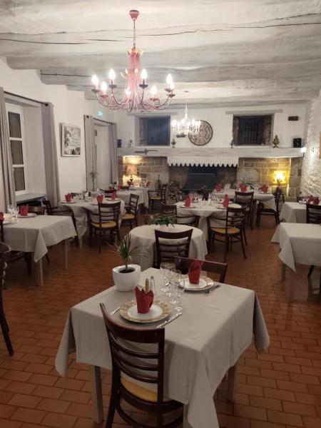 Logis Hotel Et Restaurant Auberge Le Ratelier - Étel