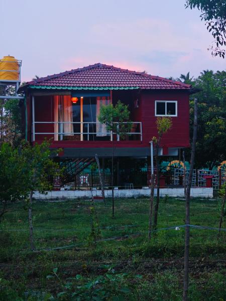 På billedet ses objektet Lalitha Farm Stay beliggende i byen Bellāvi.