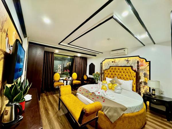 照片显示了位于Long Biên市的Bảo Anh Hotel物件。