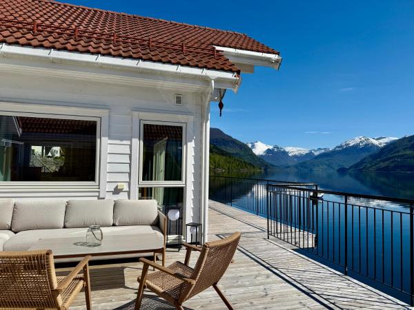 På billedet ses objektet Stryn Fjord Lodge Faleide beliggende i byen Innvik.