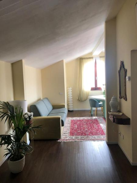 Na zdjęciu widoczny jest obiekt Panoramic Loft Artimino Tuscany położony w mieście Camaione.