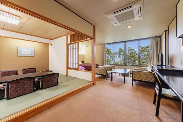 A la foto es mostra l'objecte Spa Resort Hawaiians Hotel Hawaiians situat a la ciutat de Sekifune.