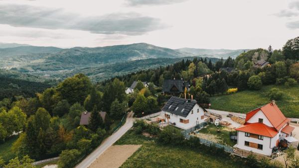 A la foto es mostra l'objecte Widokówka Kudłacze Domek z Jacuzzi situat a la ciutat de Pcim.
