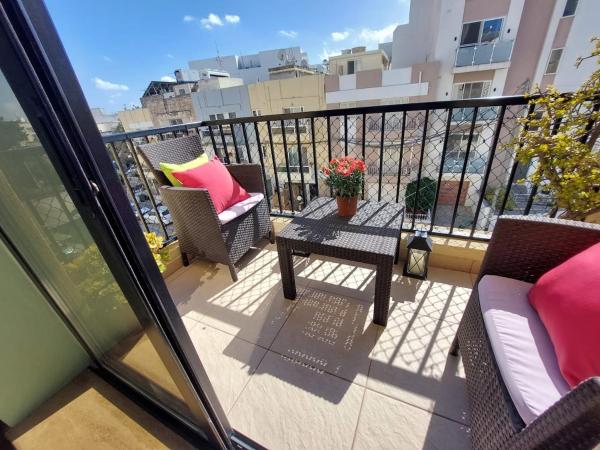 På billedet ses objektet Grand & Cozy apartment on great location, central beliggende i byen Is-Swieqi.