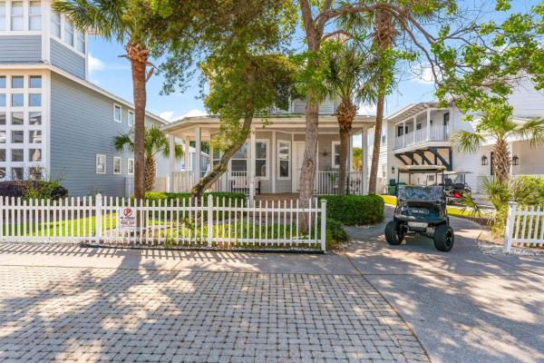 A la foto es mostra l'objecte Destin Beach House - Gulf Moon by Panhandle Getaways situat a la ciutat de Destin.
