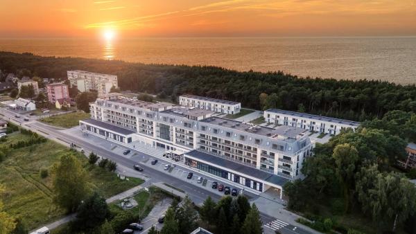 Na zdjęciu widoczny jest obiekt Marina Rogowo Aparthotel by Rentsite położony w mieście Rogowo.