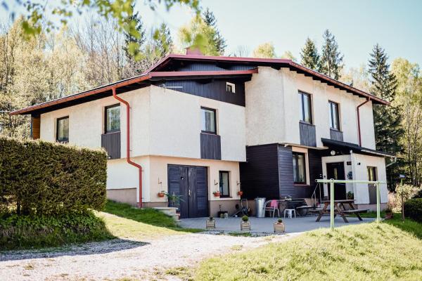 Na fotografii je vidět objekt Apartmán Pod Žalým nacházející se ve městě Mrklov.