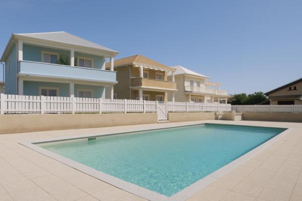 White, Villetta With Pool - Valledoria