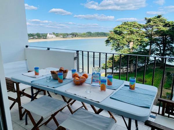 A la foto es mostra l'objecte Carnac appartement cosy avec vue mer situat a la ciutat de Carnac.
