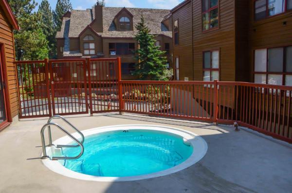 Aspen Creek #114 Near Year-round Activities - Mammoth Lakes, CA