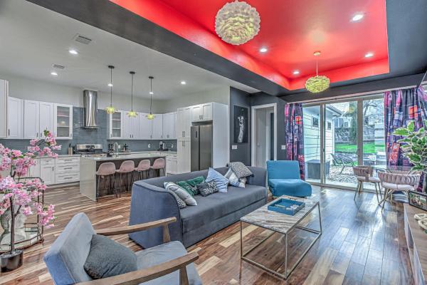 A la foto es mostra l'objecte Unique 3 BDR family for 10 Near Downtown & 6th St situat a la ciutat de Austin.