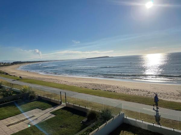 Na foto é possível ver o objeto Waves at Warilla localizado na cidade de Barrack Point.