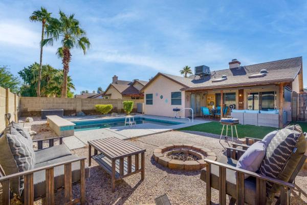 Amazing Pool Backyard Oasis 3-bedroom Getaway - Chandler, AZ
