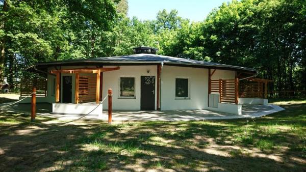 Na zdjęciu widoczny jest obiekt Ośrodek wypoczynkowy Laguna Star Skorzęcin położony w mieście Szydłowo.