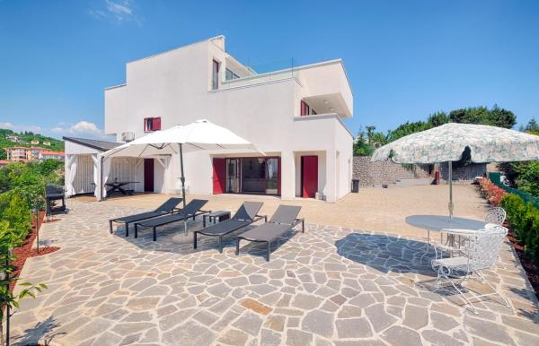 På bildet vises objektet Opatija Villa Mia som ligger i byen Donji Rukavac.