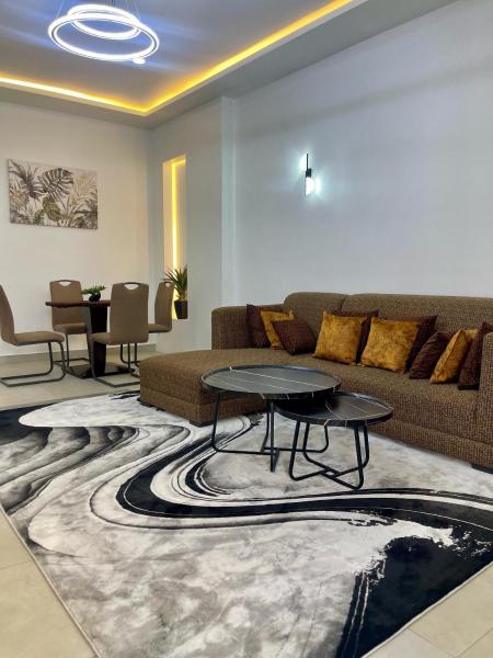A la foto es mostra l'objecte The ivory apartments situat a la ciutat de Trofwi.
