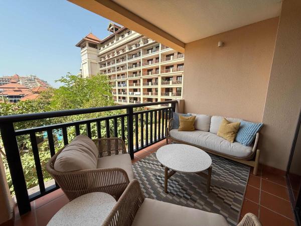 På billedet ses objektet Reimagined 3BR Apartment in 5-star Resort beliggende i byen Dubai.