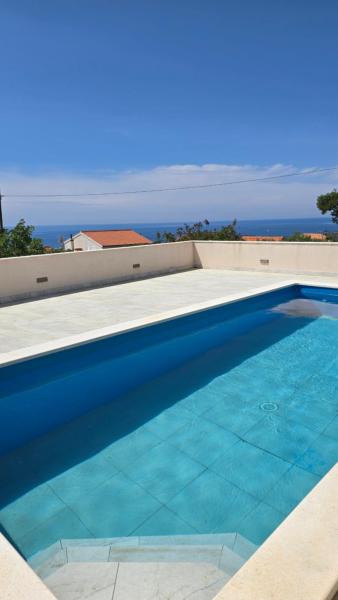 Nella foto è visibile l'oggetto Peaceful Villa with private pool and free parking situato nella città di Sevid.