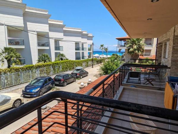 A la foto es mostra l'objecte Sea House situat a la ciutat de Hanioti.