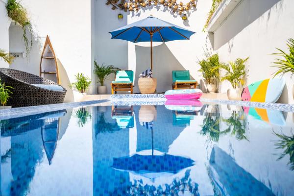 På billedet ses objektet Villa Azure 2 - Master Suite in shared Pool Villa beliggende i byen Seminyak.