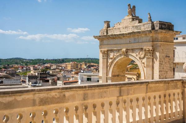 A la foto es mostra l'objecte Noto Boutique Hotel situat a la ciutat de Noto.