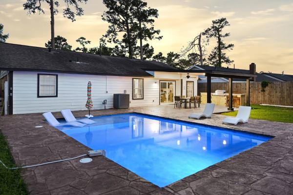 Newly Updated Cozy Home With Pool, Patio, Bbq! 5br - Deer Park, TX