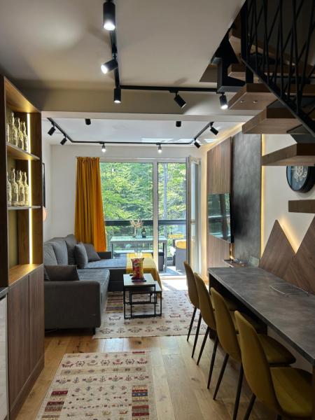 Na fotografii je vidět objekt Maršal Apartment Bjelašnica nacházející se ve městě Igman.