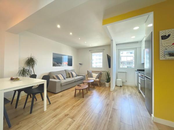 På billedet ses objektet Notel Club - Amplio y luminoso apartamento beliggende i byen Santander.