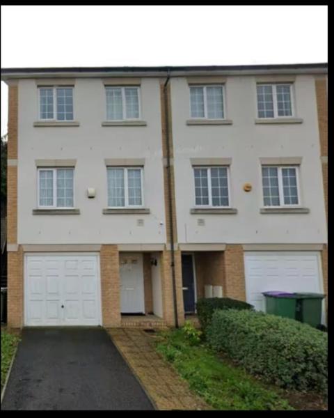 På billedet ses objektet Enbrook Valley House - 3 Bedrooms Folkestone beliggende i byen Folkestone.