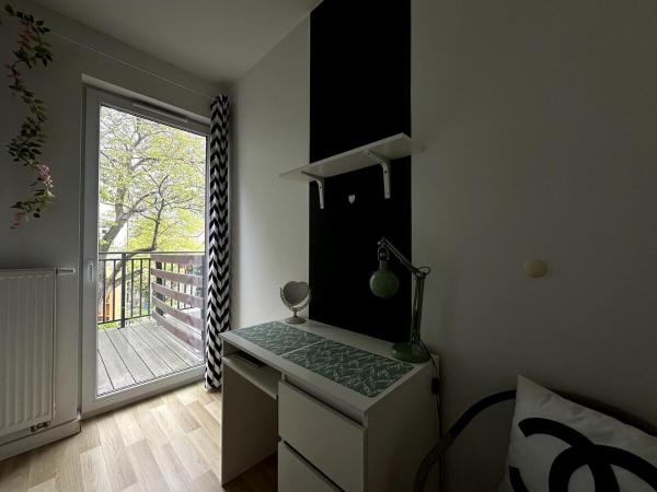 Auf dem Foto ist das Objekt Mobile Room for Summer in der Stadt Wesoła zu sehen.