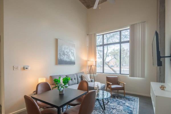 A la foto es mostra l'objecte Cozy 2BD - Central DT - Gym, Pool, Parking - Sleep 8 situat a la ciutat de Phoenix.