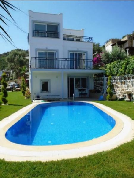 Na zdjęciu widoczny jest obiekt Bodrum sea view flower villa położony w mieście Küçükkiremit Adası.