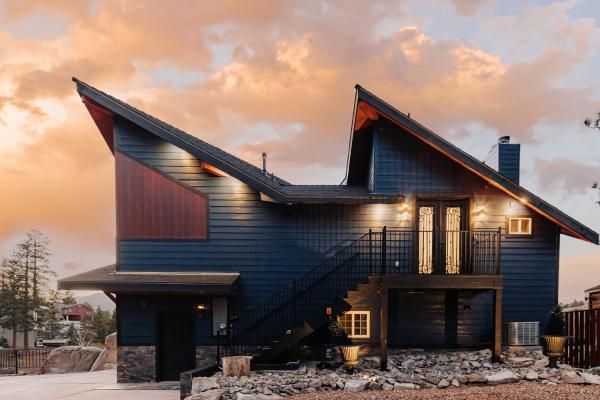 Photo 1 : Off The Hook in Big Bear Lake