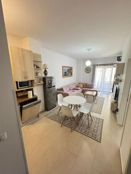 A la foto es mostra l'objecte Relax Apartment Qerret situat a la ciutat de Golem.