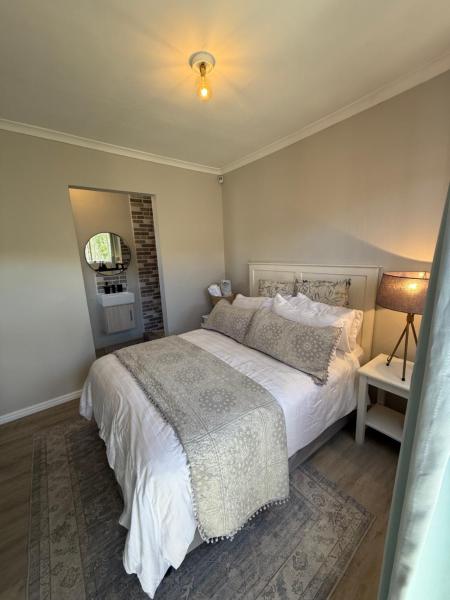 A la foto es mostra l'objecte Courtyard Hideaway situat a la ciutat de Kenridge.