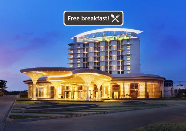 Auf dem Foto ist das Objekt Hotel Santika Premiere Kota Harapan Indah in der Stadt Penggarutan zu sehen.