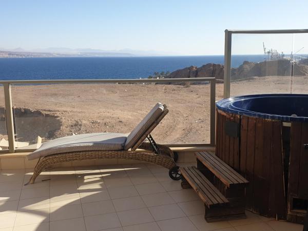 New on booking !! Top Exclusive apartment with jacuzzi and full sea view-lotus 40, Eilat