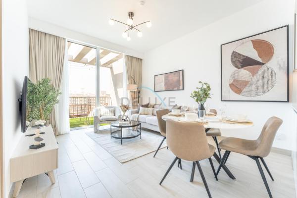 På billedet ses objektet New 1 BR with 2 Balconies Near Circle Mall, Luma22 West Tower, JVC By Deluxe Holiday Homes beliggende i byen Dubai.