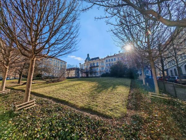 Φωτογραφία 2: Flat in Zizkov -302-