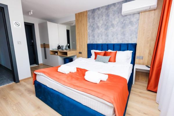 A la foto es mostra l'objecte Boulevard Hotel situat a la ciutat de Aytos.
