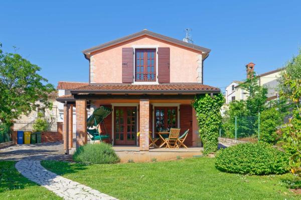 Na fotografii je vidět objekt Holiday House Harmony by Rent Istria nacházející se ve městě Radmani.
