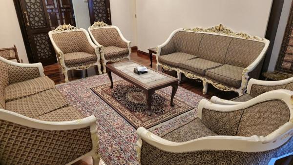 A la foto es mostra l'objecte 4 bedrooms furnished apartment in central Karachi situat a la ciutat de Karachi.