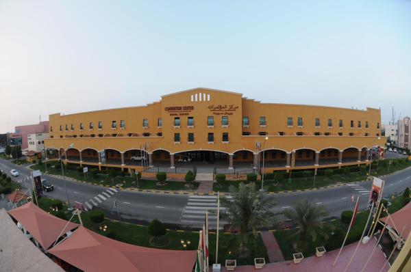 写真にはジャハラー市にあるThe Convention Center & Royal Suites Hotelが写っています。