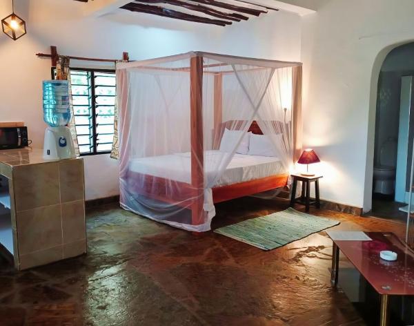 Kuvassa näkyy kohde Cool Studio with great terrace near beach, joka sijaitsee kaupungissa Ukunda.